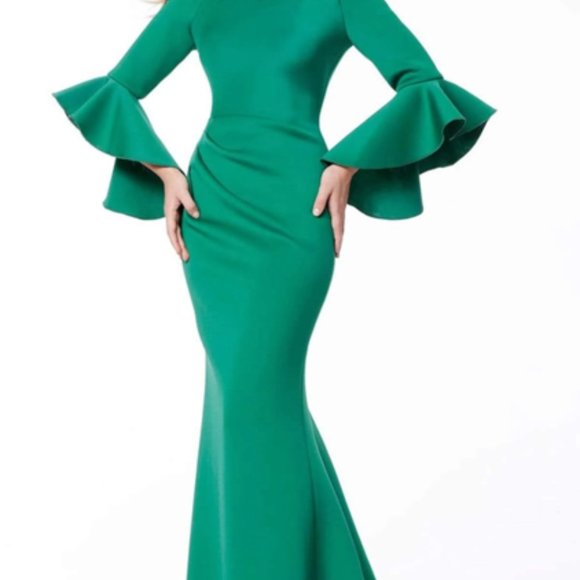 Jovani Off Shoulder Bell Sleeve Mermaid Gown – emerald green size 2 - Picture 1 of 2